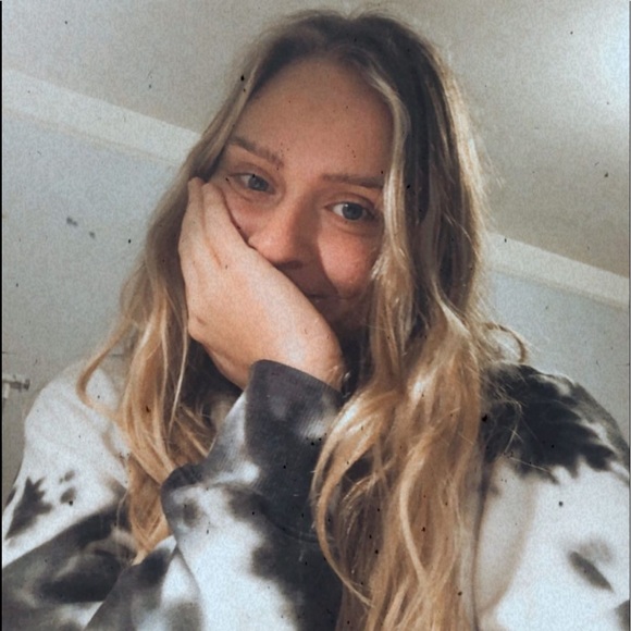 Meet your Posher, Julia - Picture 1 of 1